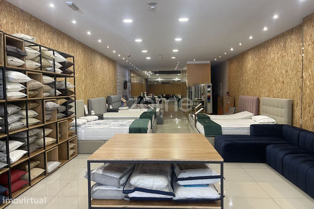 Loja comercial em Maximinos, Braga