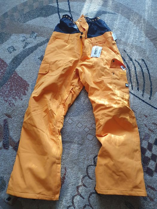 Spodnie snowboardowe DC z pasem snieznym L