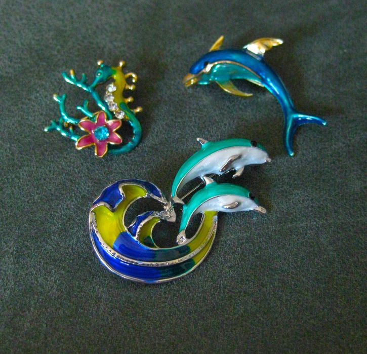 Alfinete / Broche / Pregadeira 2 Golfinhos NOVO