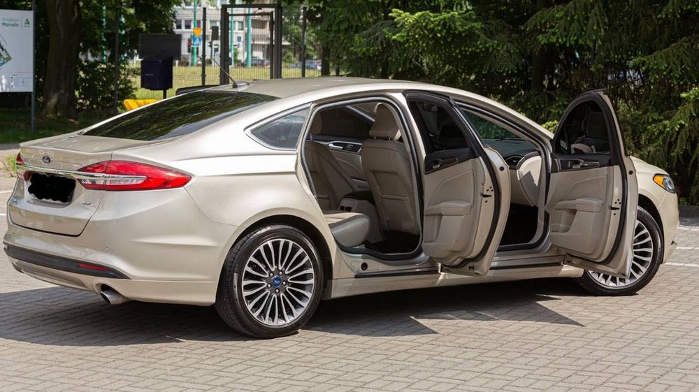 Ford Fusion Hybryda Plug-in