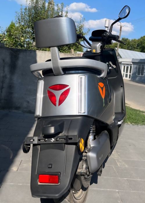 Електро скутер Yadea E8S