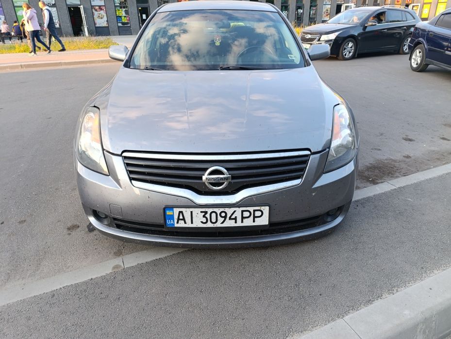 Nissan Altima 2009 рік з газом