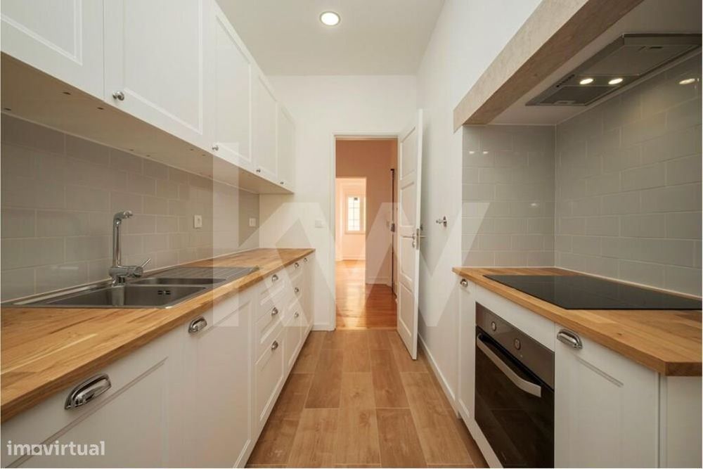 Apartamento T4 de Luxo no centro de campo de Ourique