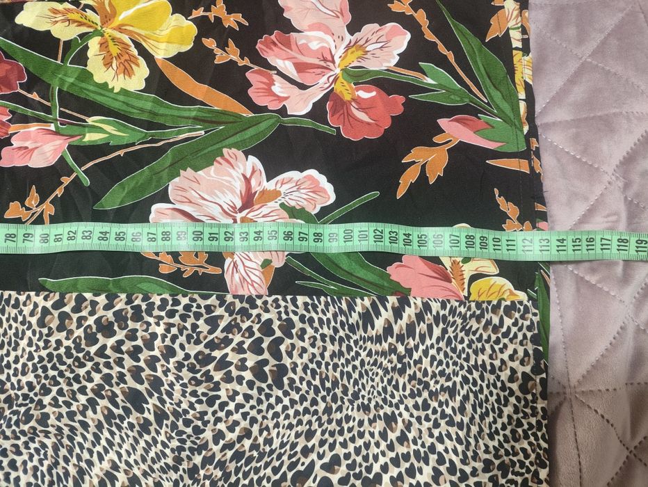 Сукня яскрава дуже гарна