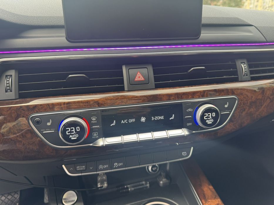 Audi a4 автомат в белом цвете 2019 г 2.0 бензин ауди а4