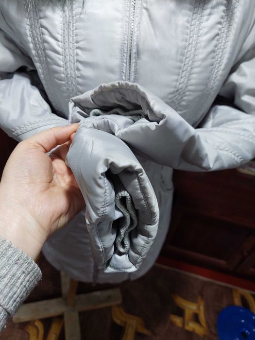 Зимова куртка в чудовому стані, р.м.