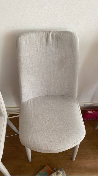 Seis cadeiras de jantar de tecido