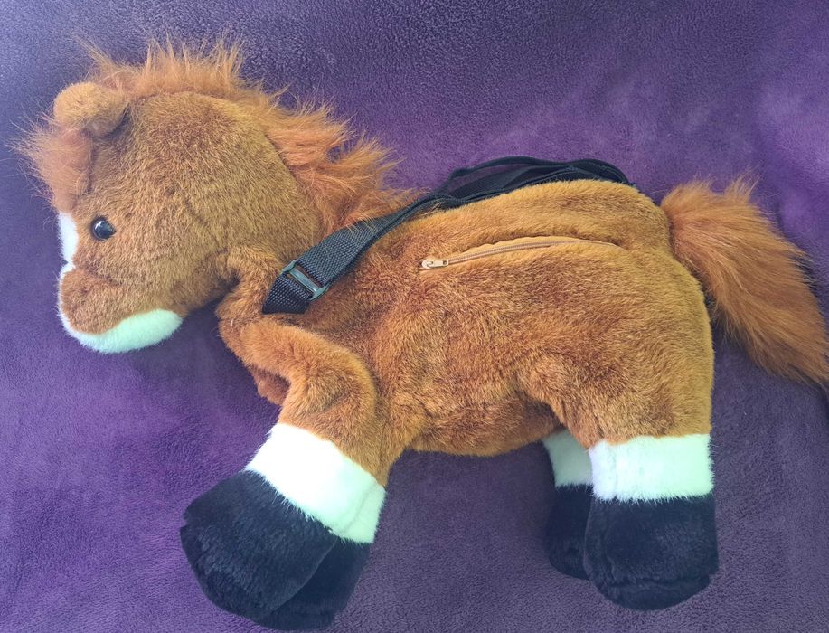Miękka pluszowa zabawka maskotka / Plecak z kieszeniami — KONIK / KOŃ