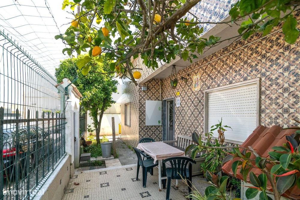 Moradia independente à venda – Bairro do Tazim, São Julião do Tojal –