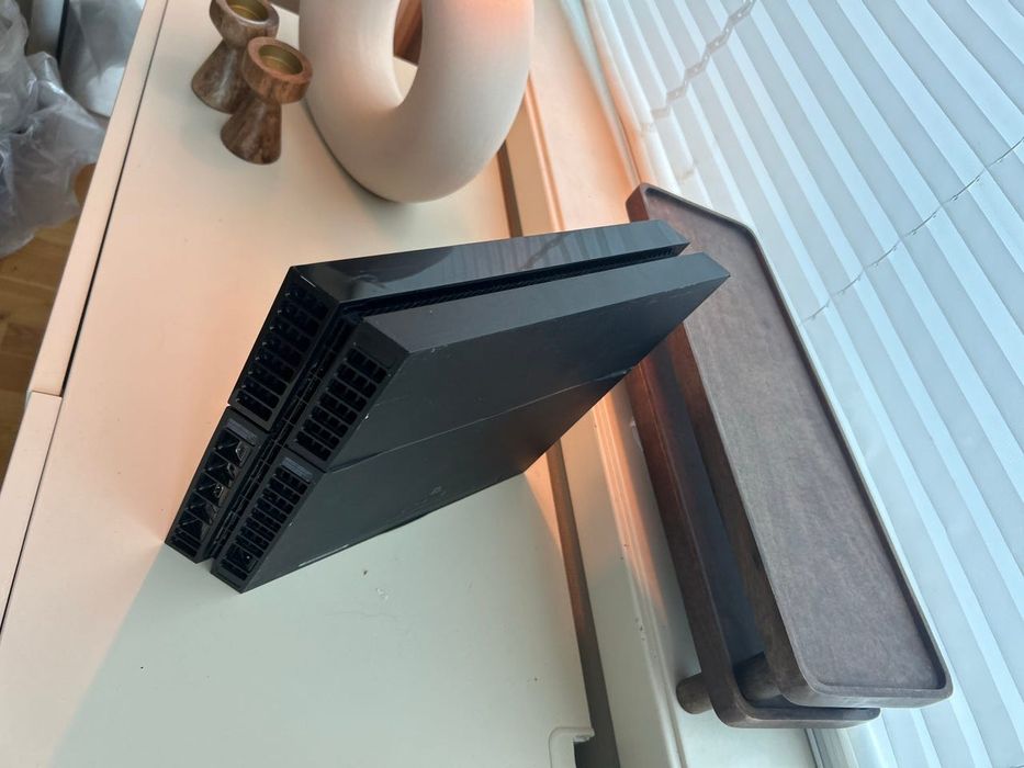 Playstation 4 продам