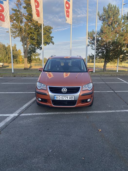 Volkswagen Touran Cross