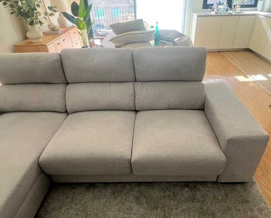Sofá com chaise longue + arrumação
