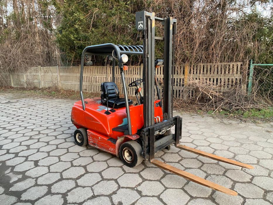 Wózek Widłowy DESTA D20 Silnik VW 1.9 Diesel Hydrauliczne Widły Rak