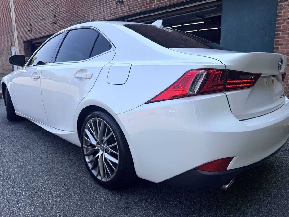 Lexus IS 300      2016