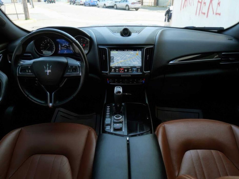 Maserati Levante      2019