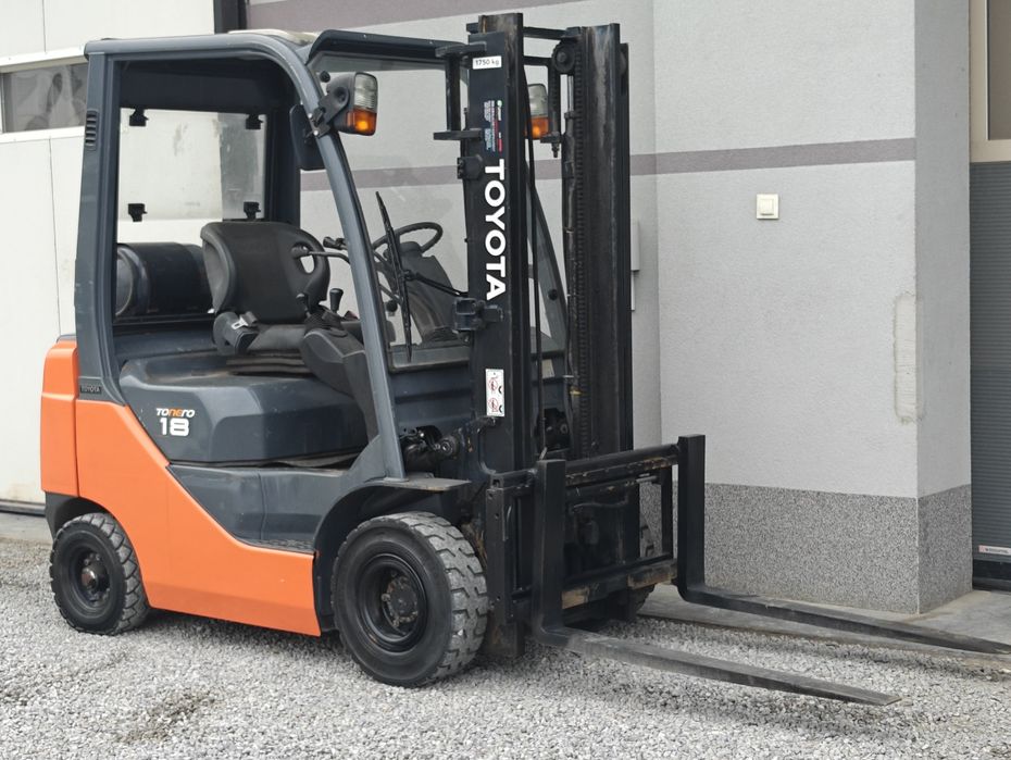 Wózek widłowy Toyota 8FG18 1.8T Przebieg 6tys. mtg Manual Książka Udt
