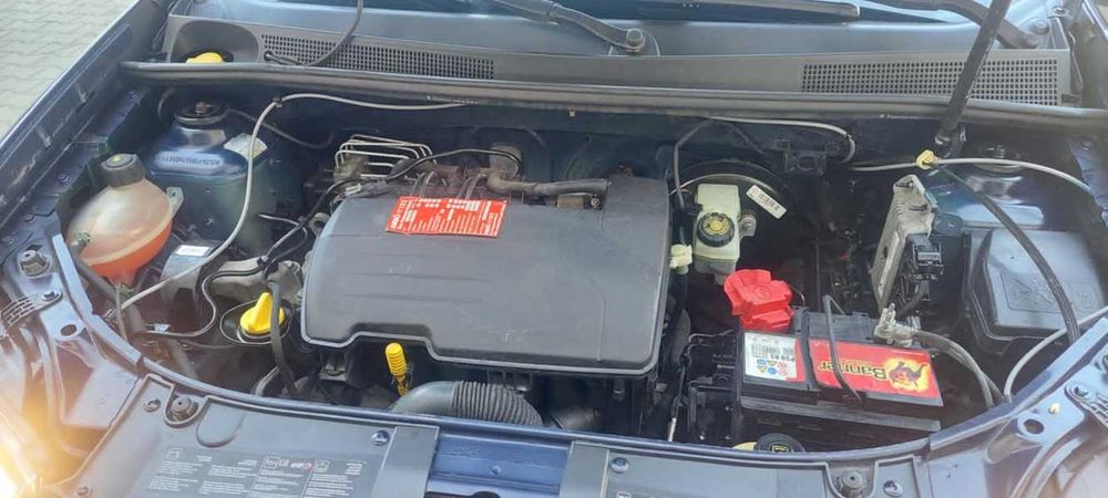 Fajna Dacia Sandero silnik 4-cylindrowy ! jak Clio Megane