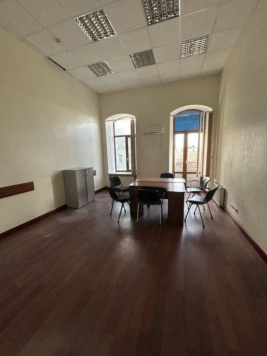 Здам 2 кабінети на Соборній .