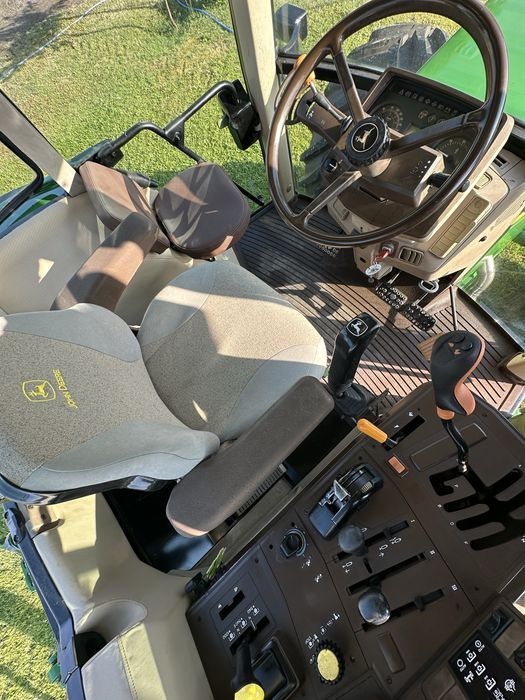 Trator John Deere 6410