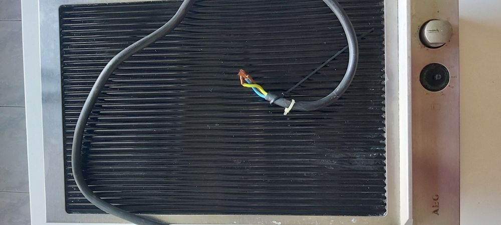 AEG Grelhador Built in