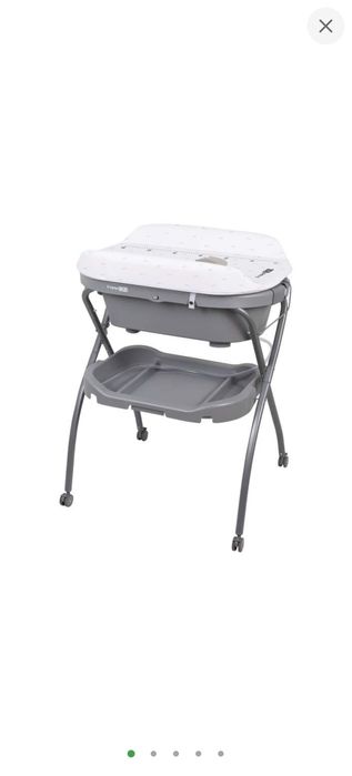 Ванночка з пеленальним столиком