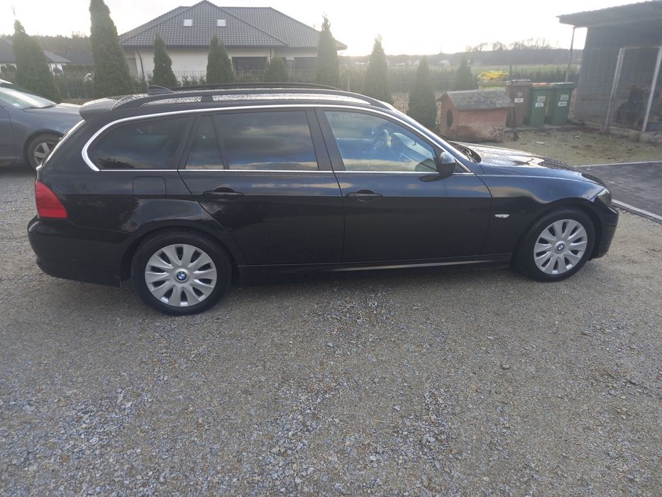 samochód osobowy bmw 3 2009