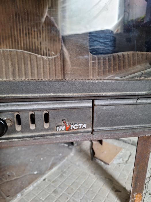 Kominek z rurami i dotatkami