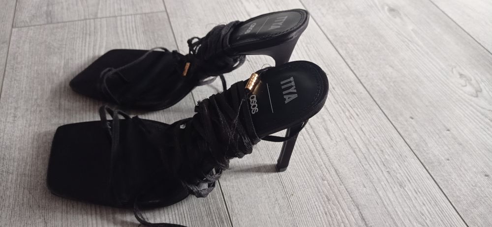 Mega seksi sandałki na szpilce