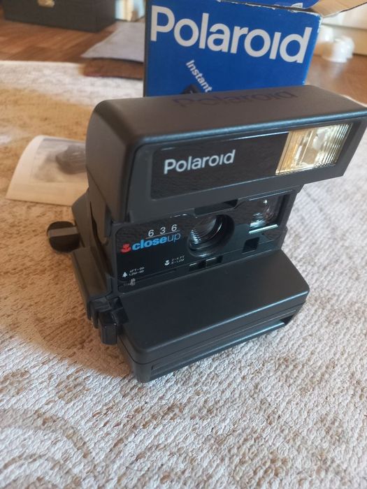 Фотокамера Polaroid 636 для миттєвих знімків у відмінному стані.