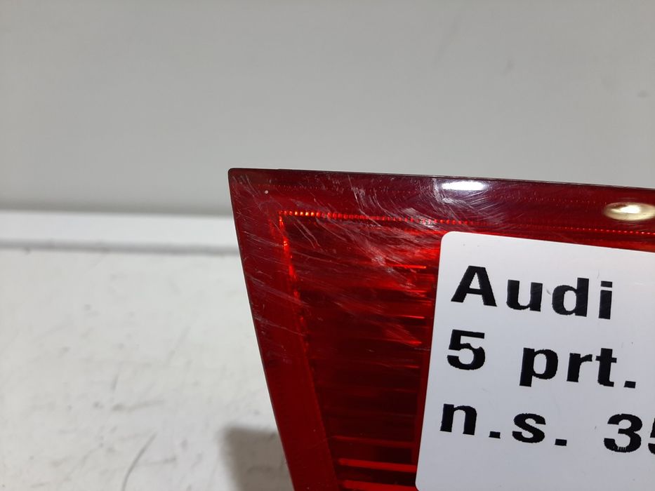 Farolim da mala esquerdo AUDI A3 Sportback (8PA)