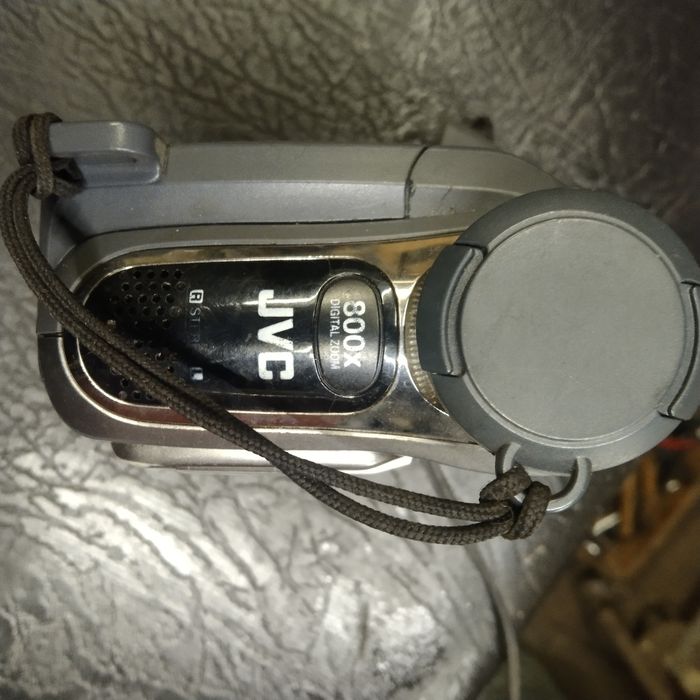 Продам видеокaмеру JVC