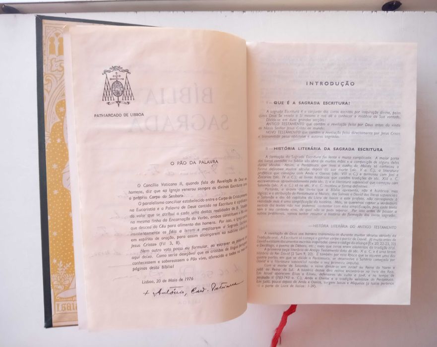A Bíblia Sagrada - - - - - Livro