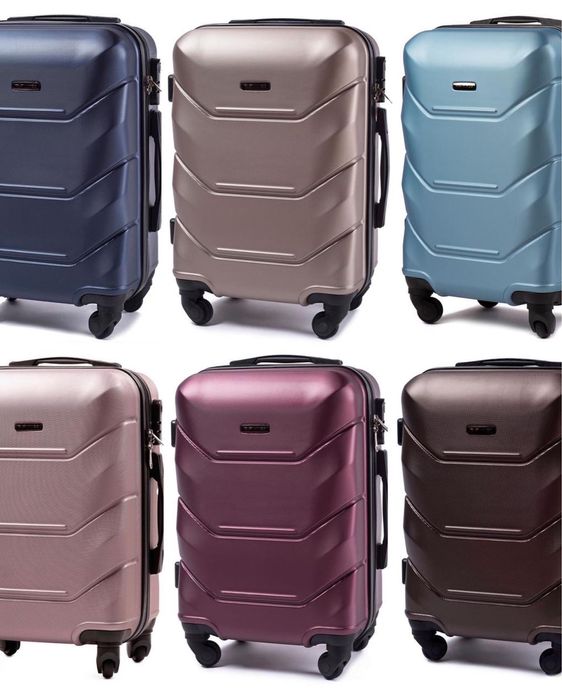 Чемодан дорожный валіза на 4 колес Нова Нові