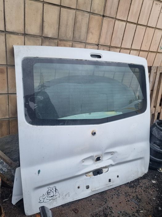 Ляда, Кришка багажника Рено Трафік