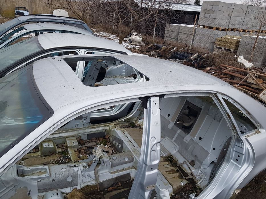 Кузов Audi a8 d2, кузов частинами, криша,ланжерон,чвертка,стойка,скло