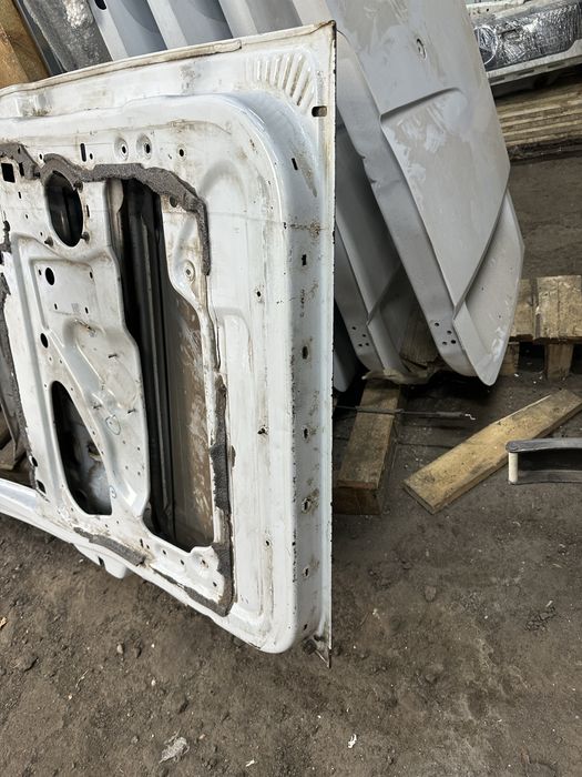 Дверь передняя левая, правая Mercedes Vito 639, Viano