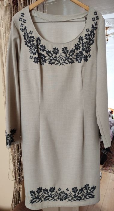 Плаття вишите бісером