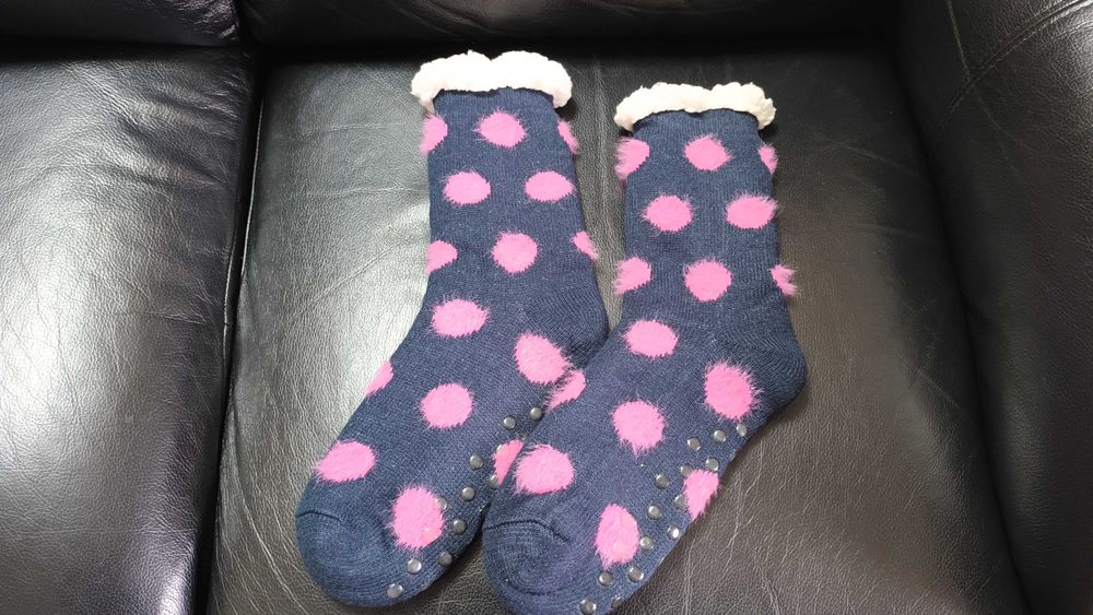 Meias antiderrapantes novas