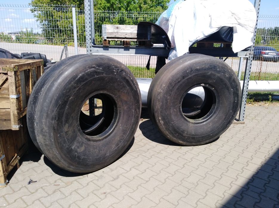 Opona DUNLOP 20.00-20 26PR beczkowóz lotnicza 20.0/70-20. 21/80-20