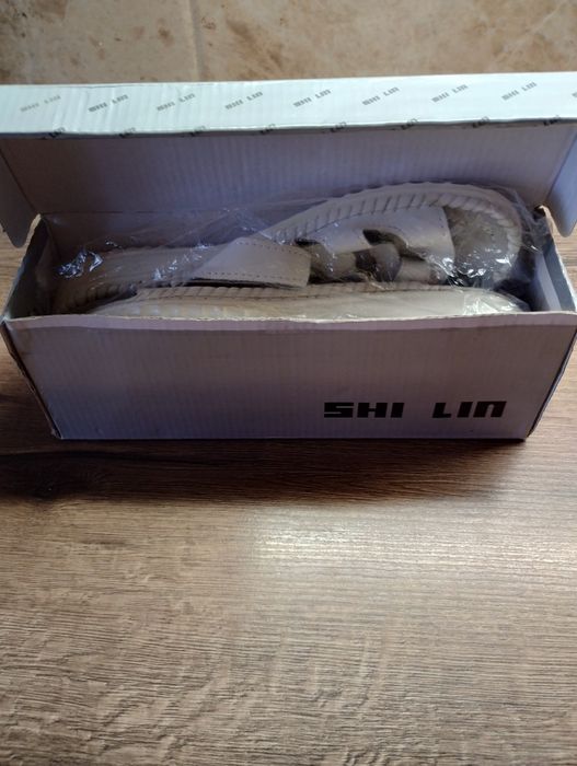 Женские шлёпанцы