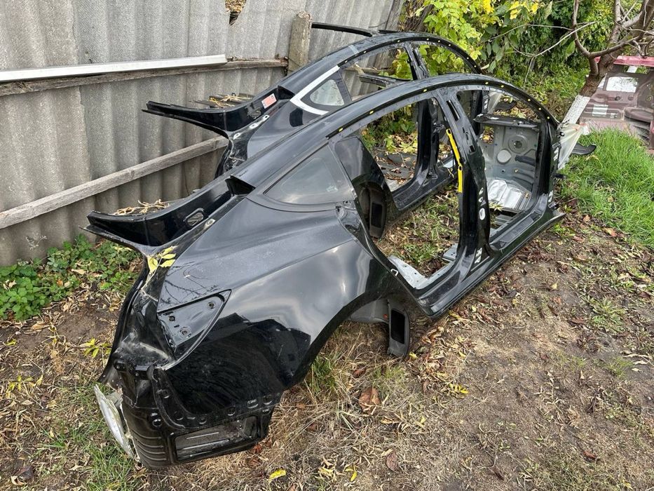 Четверть бочина заднее крыло Tesla Model 3