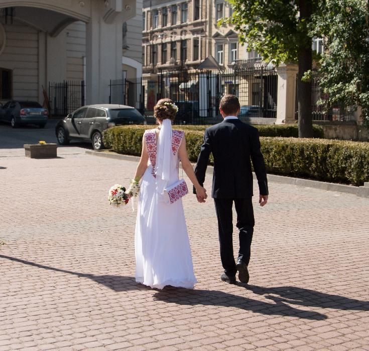 Сукня/плаття весільна з вишивкою/орнаментом,вишиване плаття