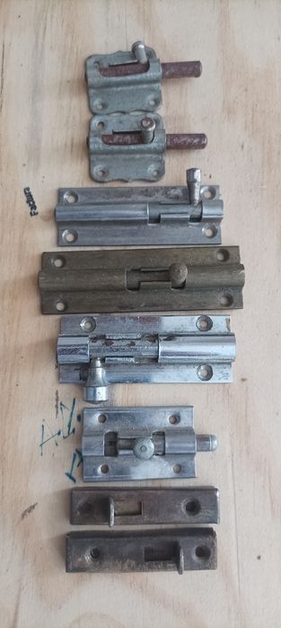 Oito fechos de culatra