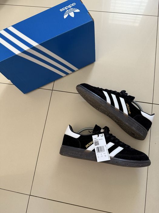 Adidas Spezial black gum