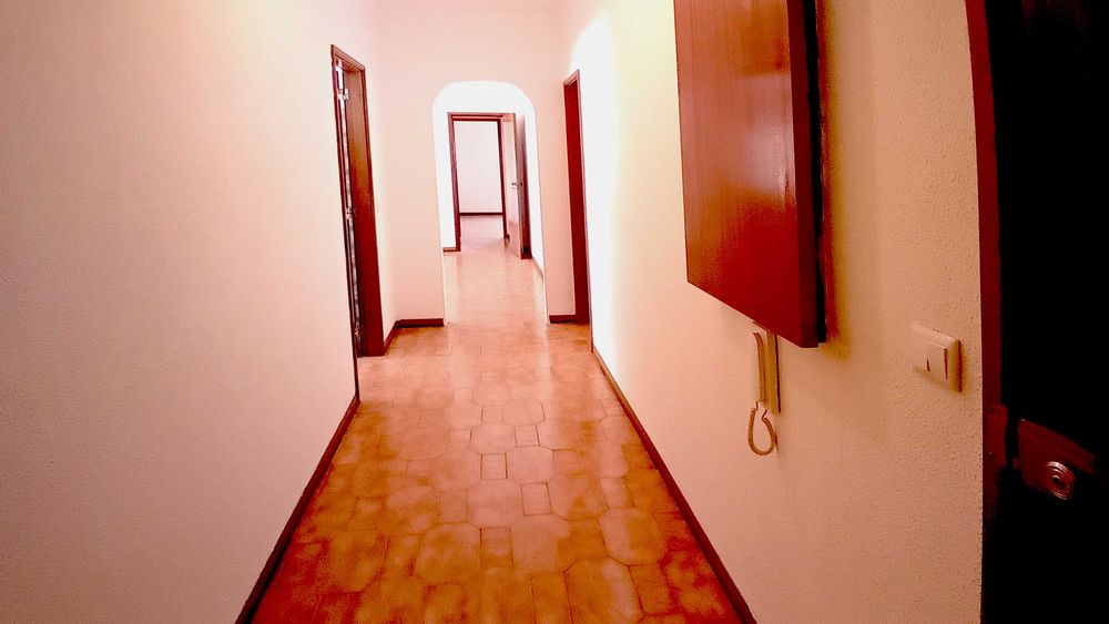 Arrenda-se T2  no centro da Guarda  com garagem e elevador