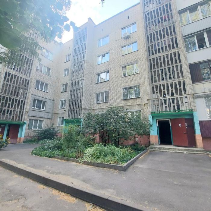 Продається 2х кімнатна квартира м. Звягель вул. Герасимчука 5.  р-н Болгарбуд