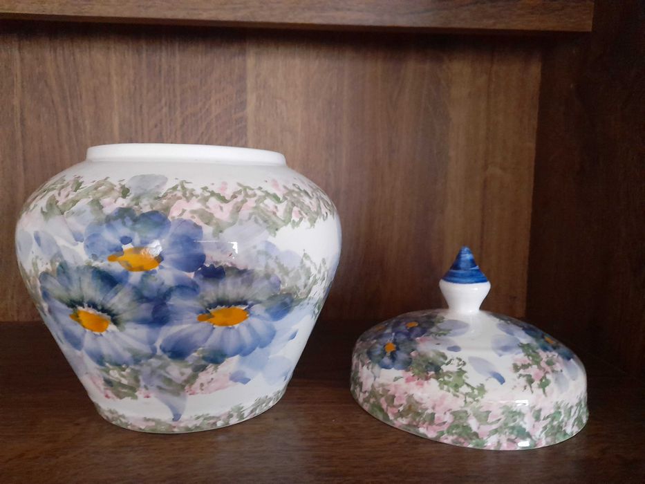 Pote decorativo pintado à mão