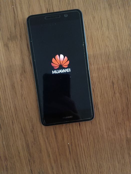 Sprzedam smartfon Huawei Y7 w wariancie 2 GB RAM / 16 GB