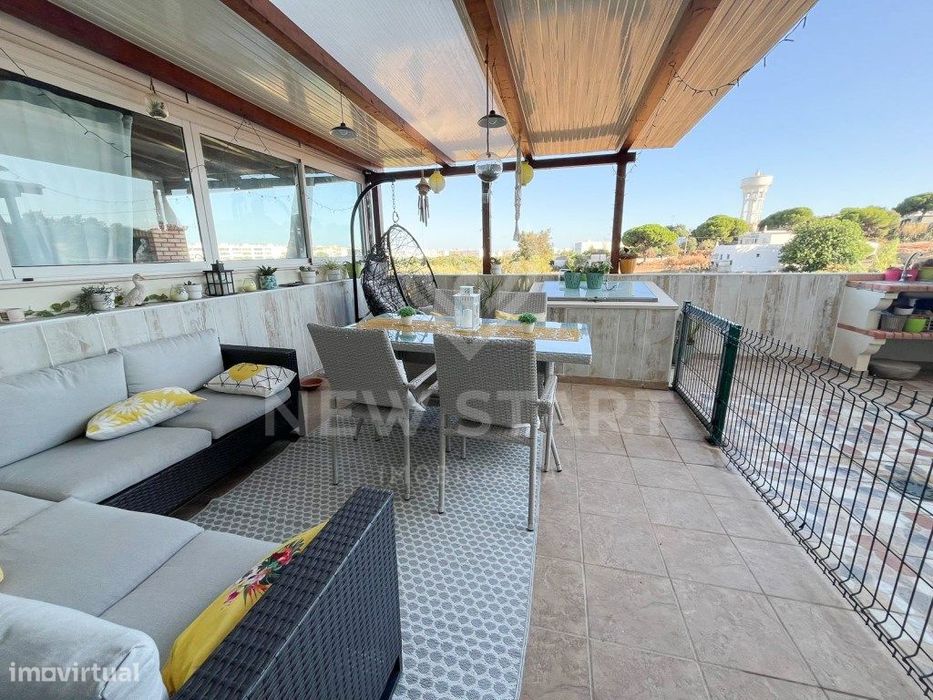 Moradia T4 em zona calma de Olhão