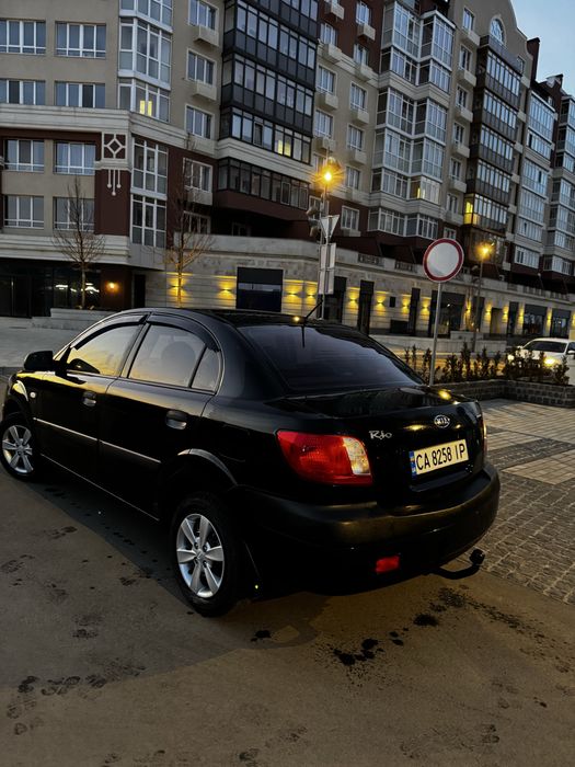 Продам машину kia rio 2009